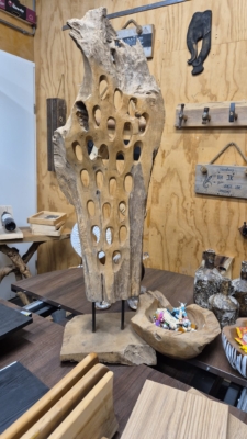 Teak houten ornament gaten